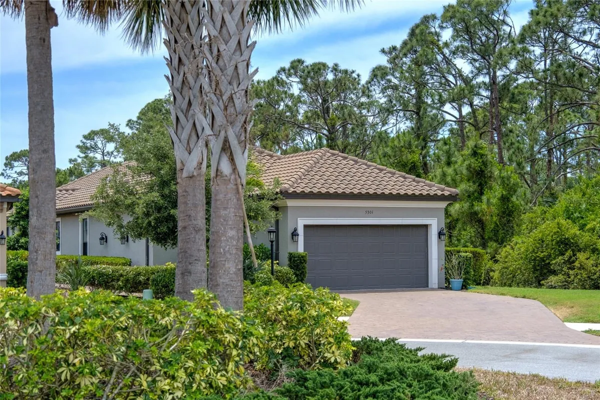 Property Slideshow image 1 of 46 | 5301 bartolomeo st, Sarasota, FL, 34238