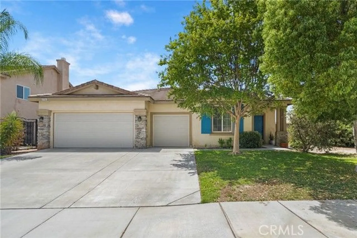 Property Slideshow image 1 of 41 | 27753 bluff vis, Menifee, CA, 92584