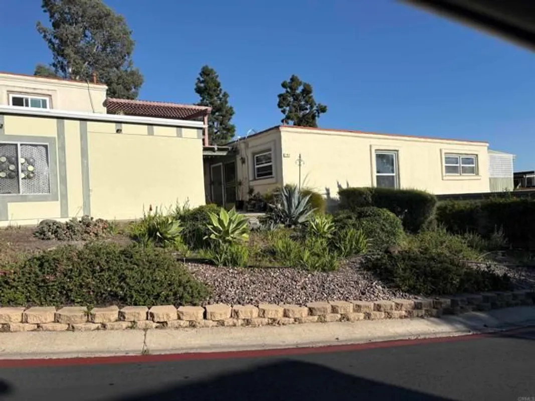 Property Slideshow image 1 of 2 | 3621 s vis 102, Oceanside, CA, 92057