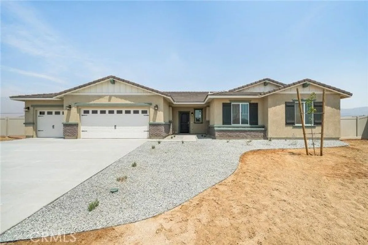 Property Slideshow image 1 of 7 | 14791 indigo rd, Apple Valley, CA, 92307