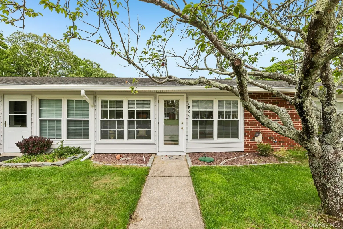 Property Slideshow image 1 of 18 | 196 newcastle ct c, Brookhaven, NY, 11961