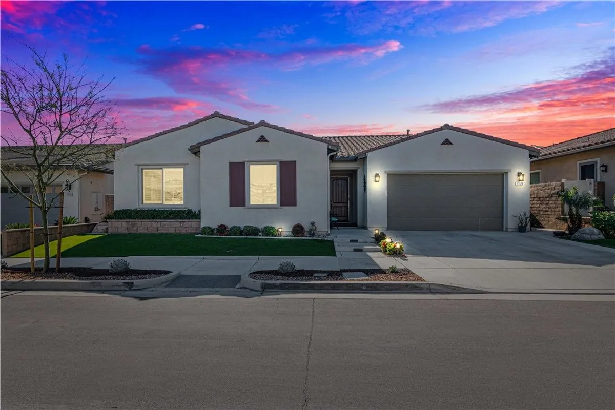 Property Slideshow image 1 of 28 | 11523 explorer ct, Corona, CA, 92883