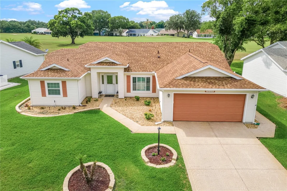Property Slideshow image 1 of 49 | 25093 riverwalk dr, Leesburg, FL, 34748