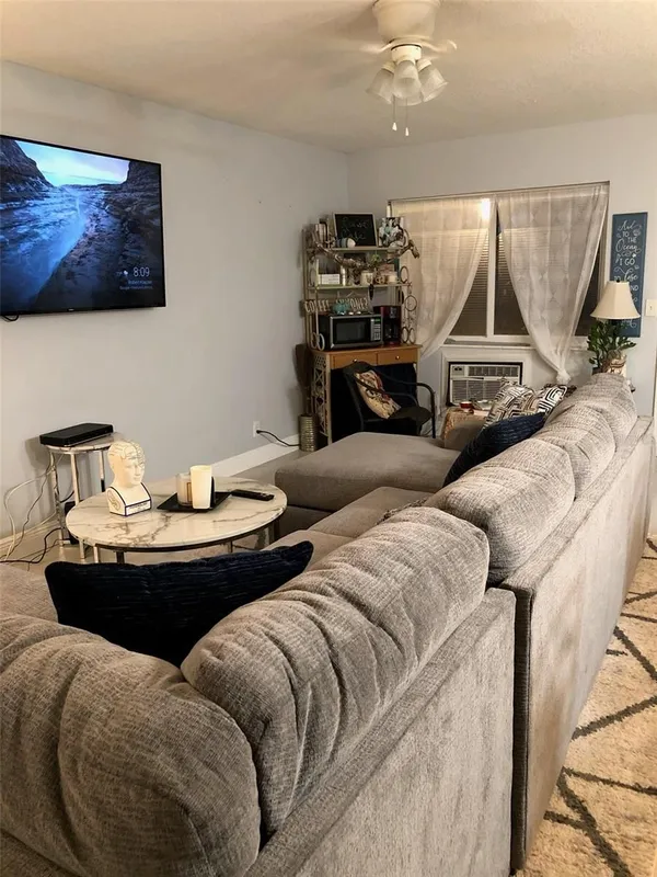 Property Slideshow image 1 of 7 | 210 salisbury i i, West Palm Beach, FL, 33417