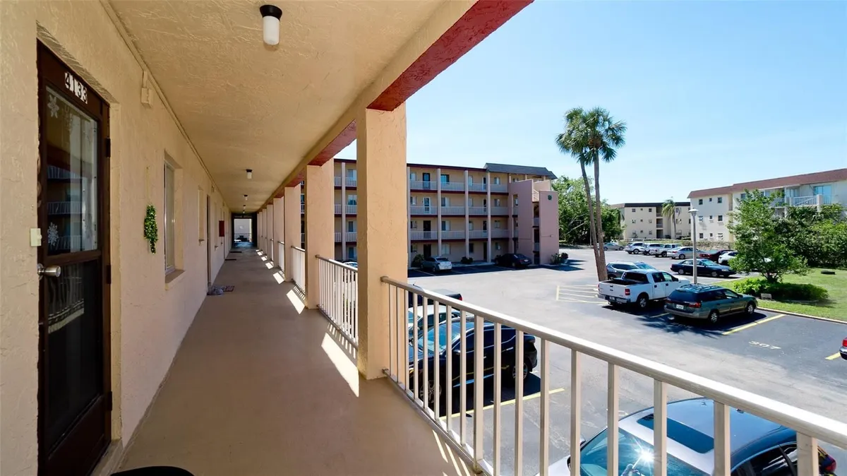 Property Slideshow image 1 of 46 | 4133 heron way e202, Bradenton, FL, 34205