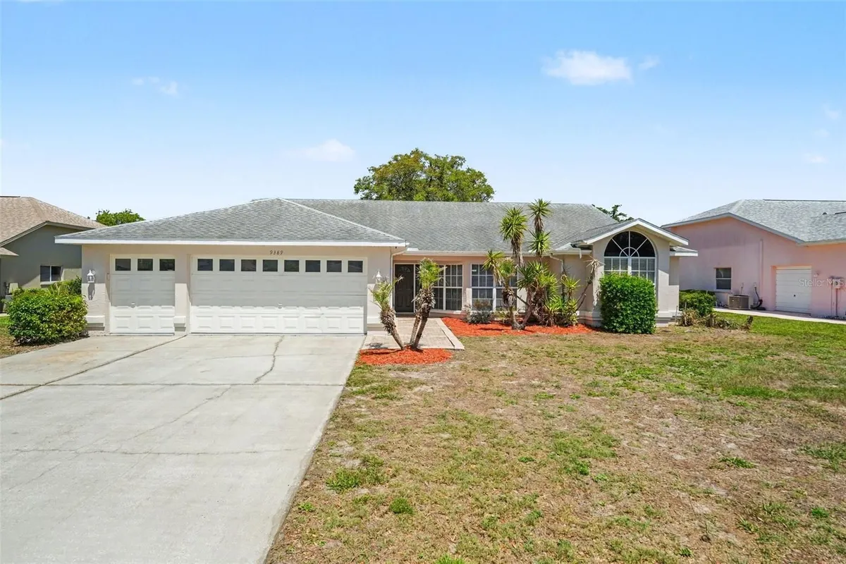Property Slideshow image 1 of 25 | 9389 fox hollow ln, Weeki Wachee, FL, 34613