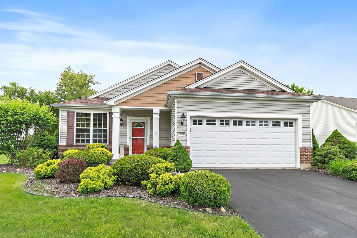 Property Slideshow image 1 of 20 | 11507 stonewater xing, Huntley, IL, 60142