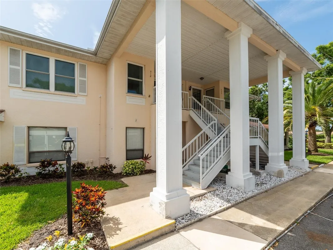 Property Slideshow image 1 of 30 | 316 kelsey way # 316, Sun City Center, FL, 33573