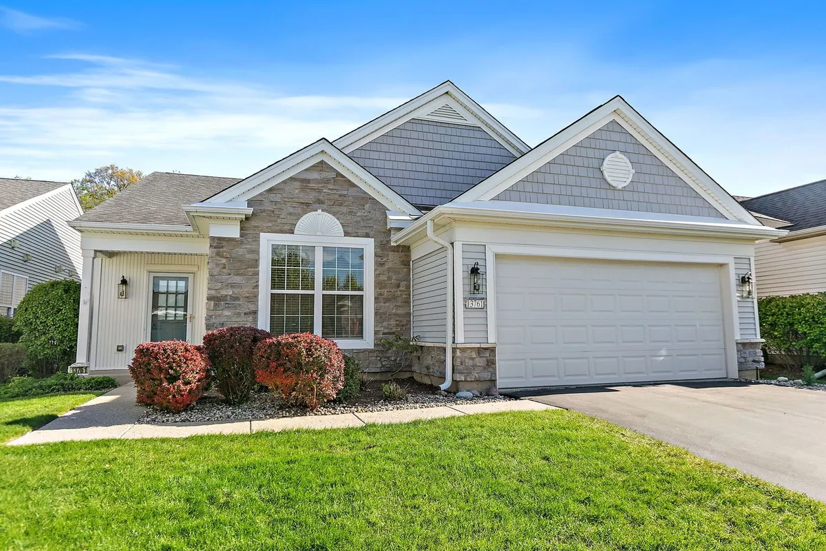 Property Slideshow image 1 of 21 | 13761 chestnut ln, Huntley, IL, 60142