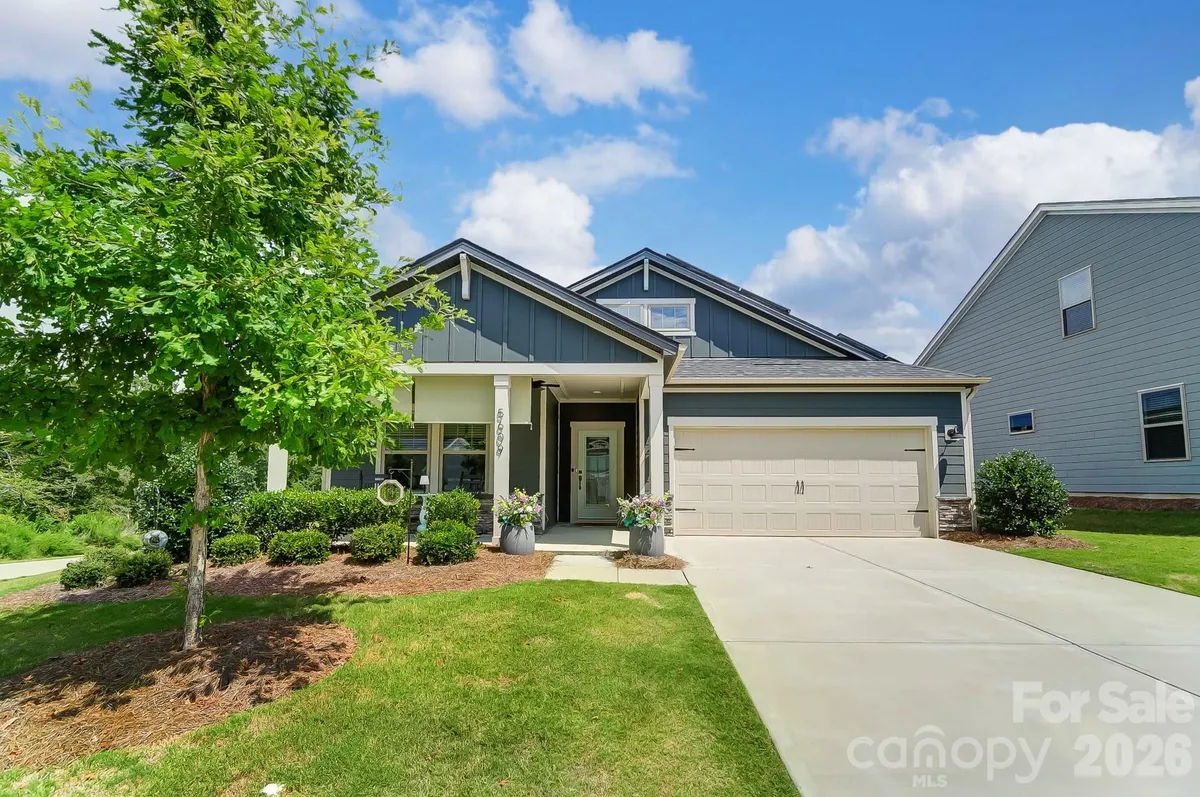 Property Slideshow image 1 of 24 | 5609 lavaux ct, Charlotte, NC, 28214