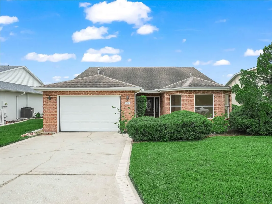 Property Slideshow image 1 of 20 | 6341 silver lakes dr, Lakeland, FL, 33810