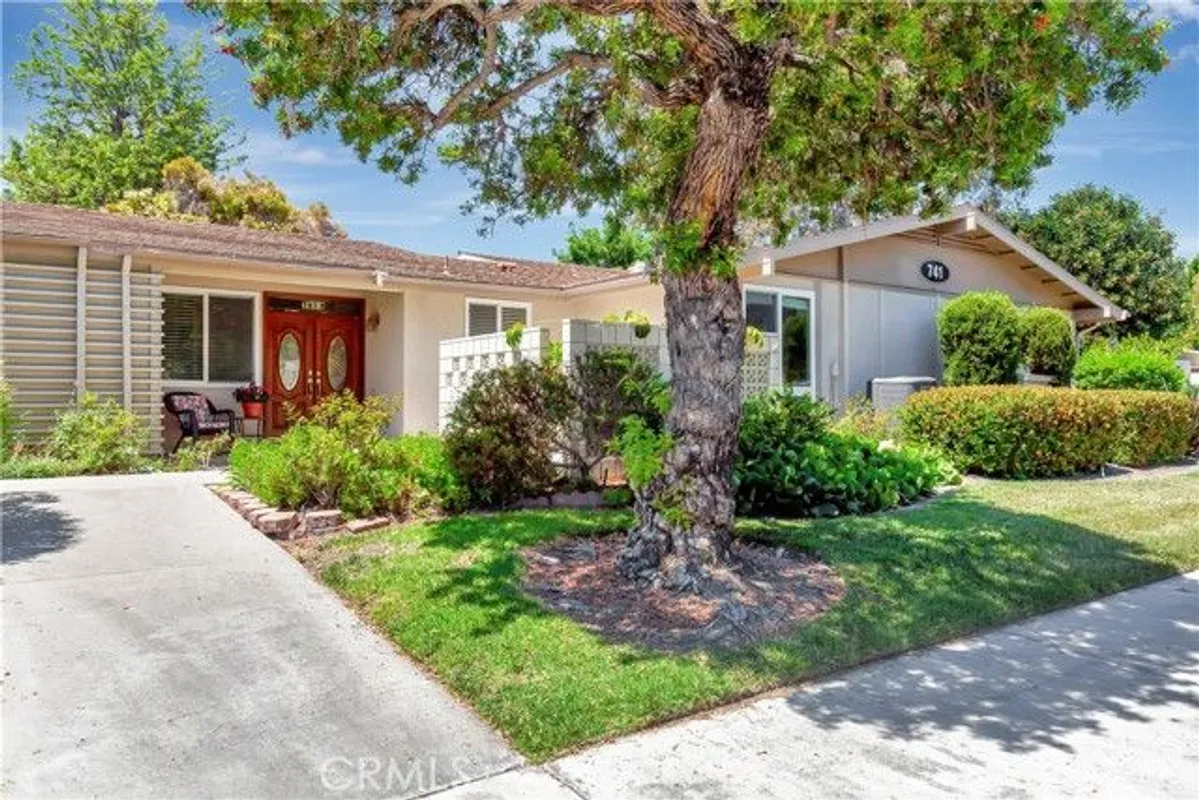 Property Slideshow image 1 of 29 | 741 avenida majorca b, Laguna Woods, CA, 92637
