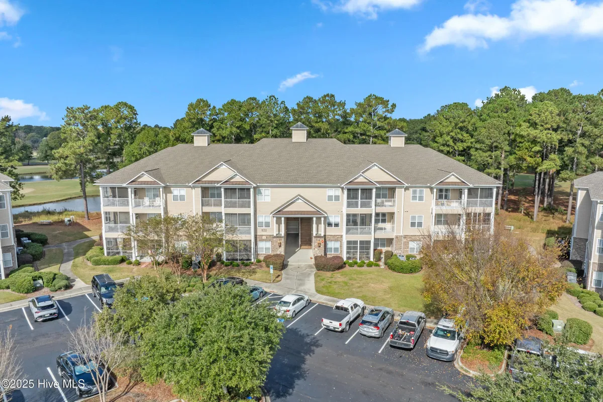 Property Slideshow image 1 of 53 | 260 woodlands way 13, Calabash, NC, 28467