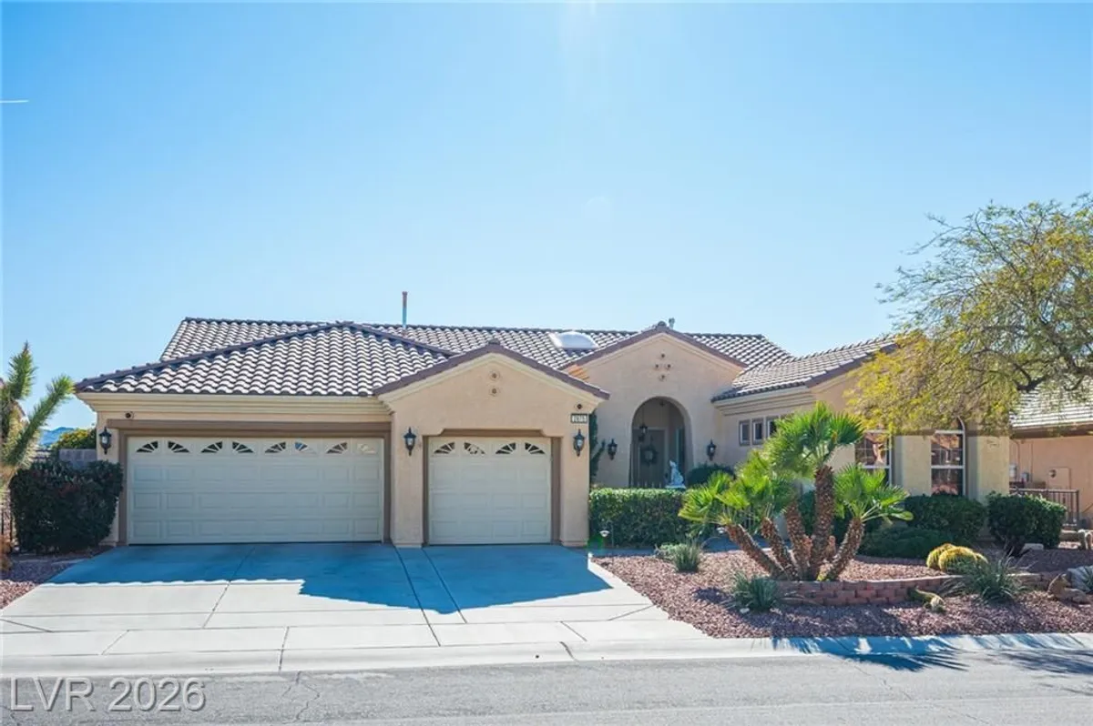 Property Slideshow image 1 of 49 | 2875 scotts valley dr, Henderson, NV, 89052