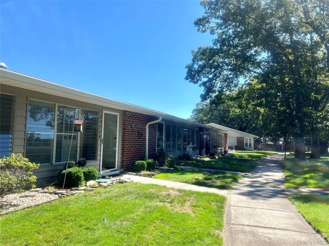 Property Slideshow image 1 of 19 | 171b ventry ct 171b, Brookhaven, NY, 11961