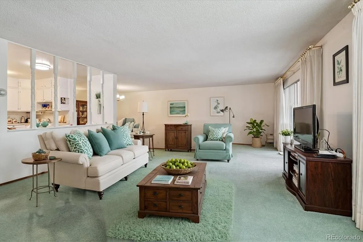 Property Slideshow image 1 of 31 | 680 s alton way 9b, Denver, CO, 80247