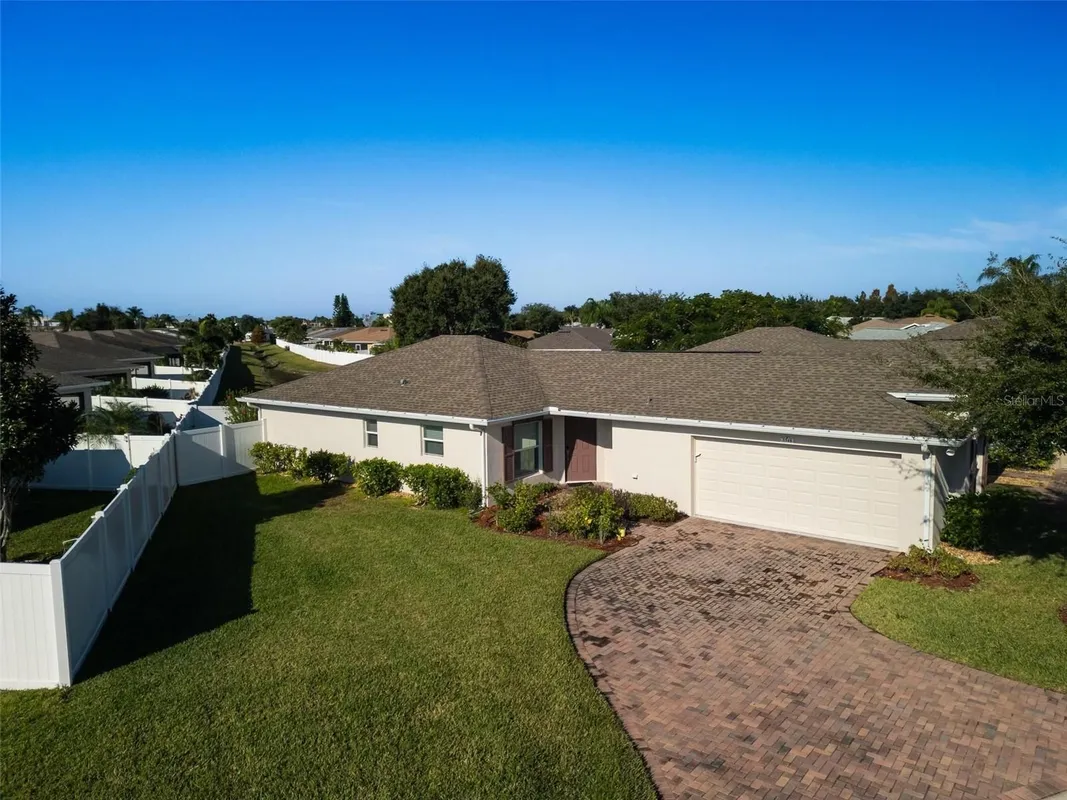 Property Slideshow image 1 of 29 | 3348 raleigh dr, Winter Haven, FL, 33884