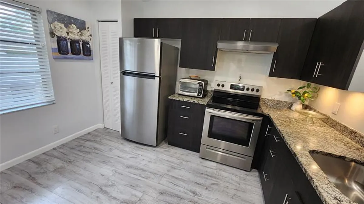 Property Slideshow image 1 of 22 | 18793 candlewick dr d, Boca Raton, FL, 33496