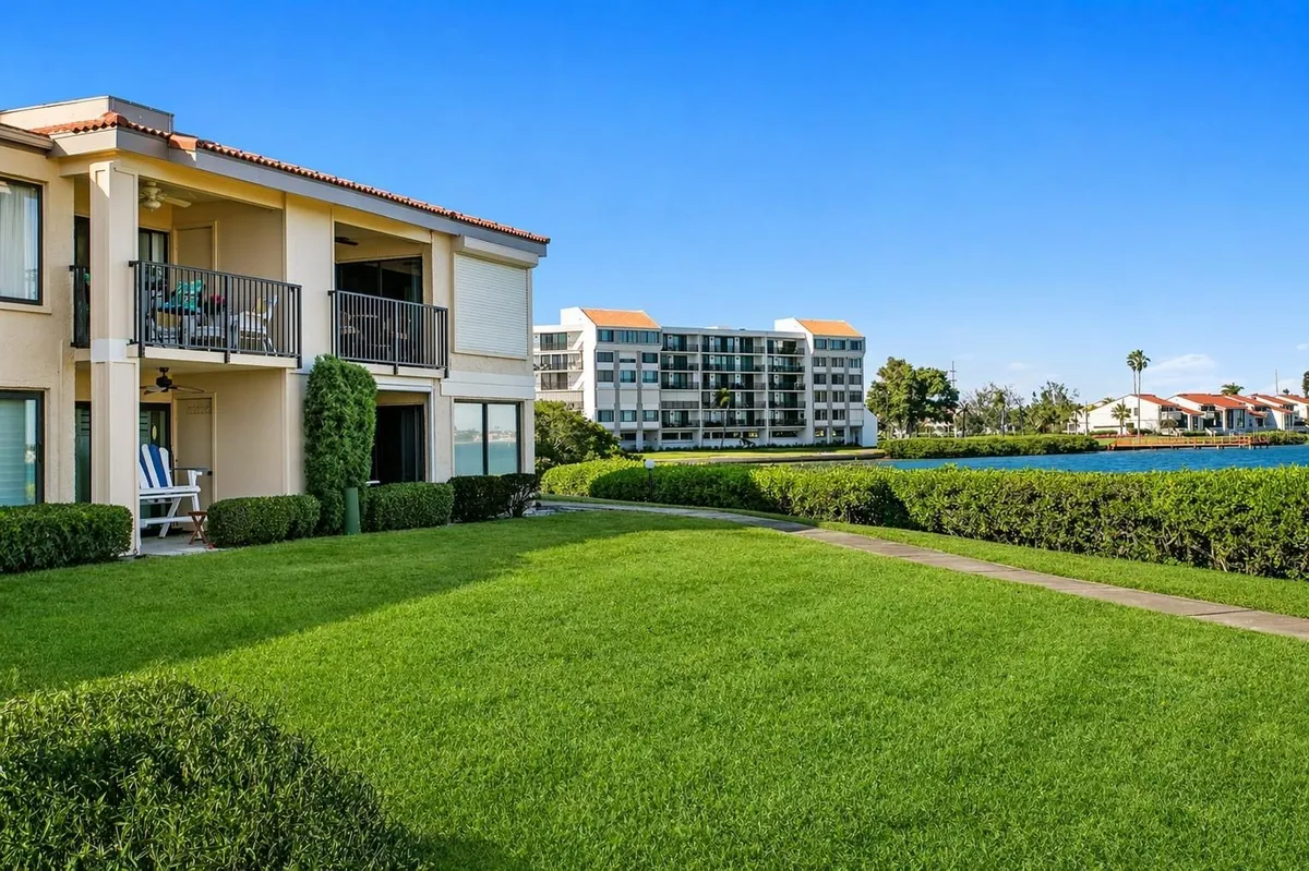 Property Slideshow image 1 of 53 | 6104 palma del mar blvd 210, St Petersburg, FL, 33715