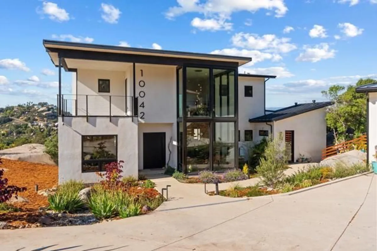 Property Slideshow image 1 of 75 | 10042 tall oak dr, Escondido, CA, 92026