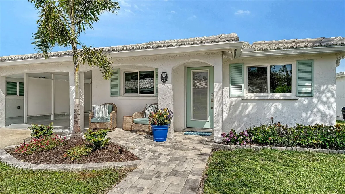Property Slideshow image 1 of 59 | 711 spanish dr, Longboat Key, FL, 34228