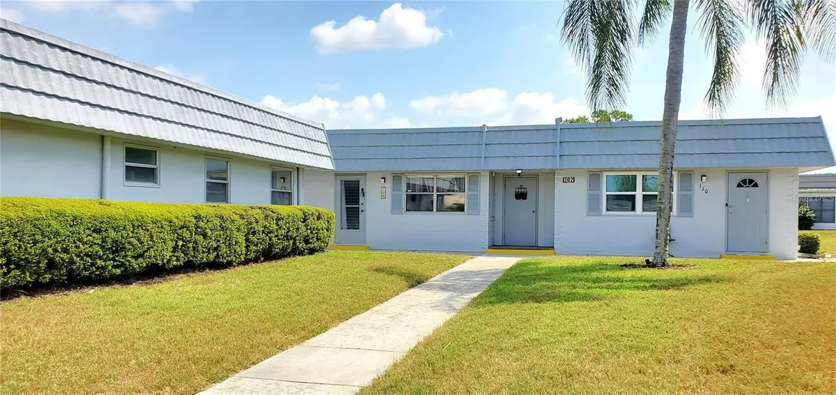 Property Slideshow image 1 of 2 | 202 bedford trl 109, Sun City Center, FL, 33573