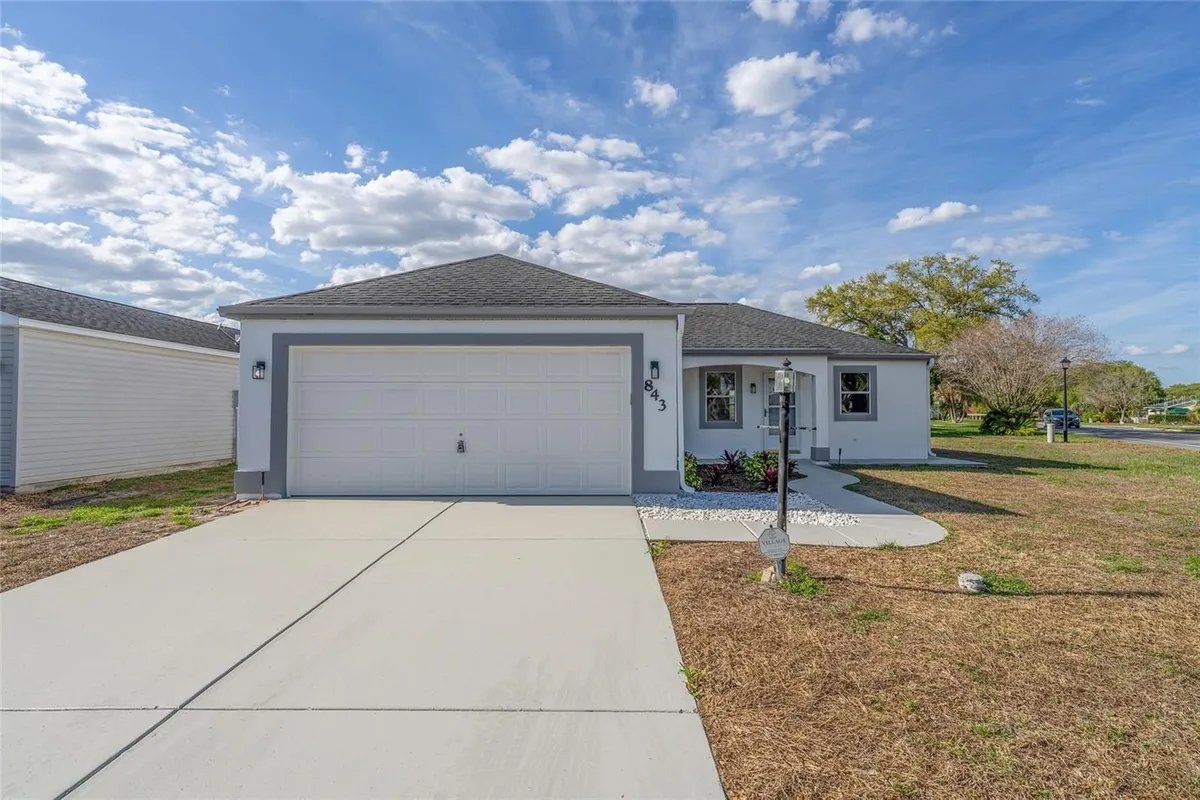 Property Slideshow image 1 of 37 | 843 bolivar st, Lady Lake, FL, 32159