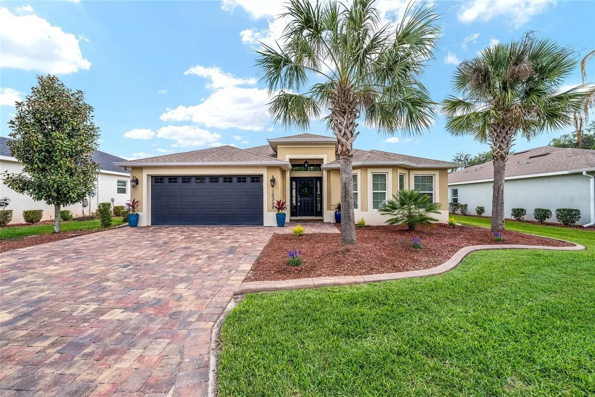 Property Slideshow image 1 of 35 | 10396 silver maple ave, Oxford, FL, 34484