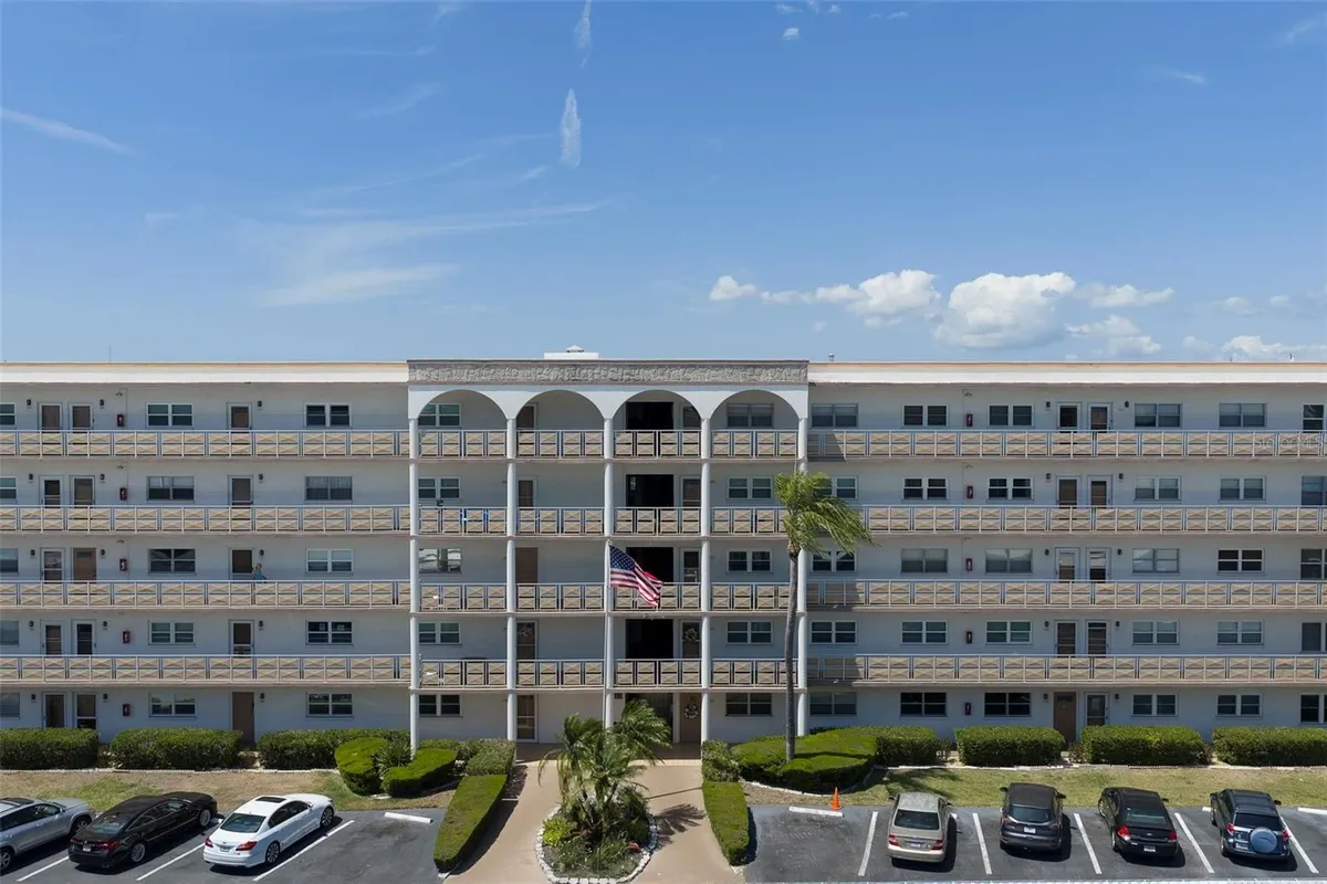 Property Slideshow image 1 of 23 | 5603 80th st 516, St Petersburg, FL, 33709