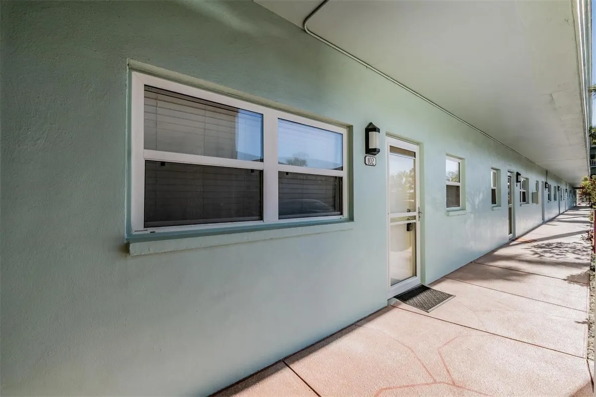 Property Slideshow image 1 of 53 | 7 dunoon pl 102, Dunedin, FL, 34698