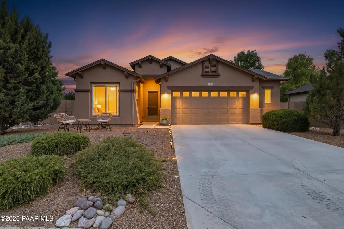 Property Slideshow image 1 of 39 | 7904 n paradise canyon ln, Prescott Valley, AZ, 86315
