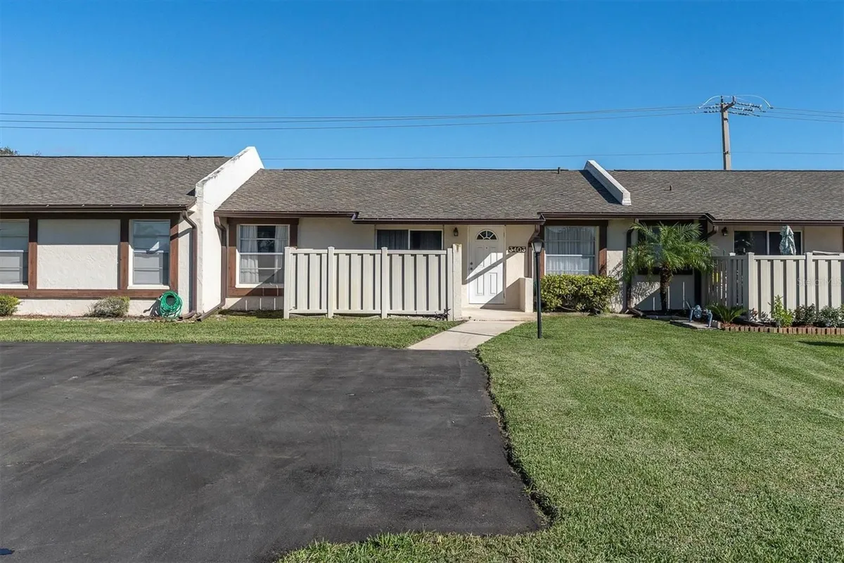 Property Slideshow image 1 of 31 | 3403 36th st w # 109, Bradenton, FL, 34205