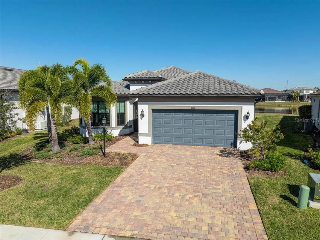 Property Slideshow image 1 of 33 | 7710 summerland cv, Bradenton, FL, 34202