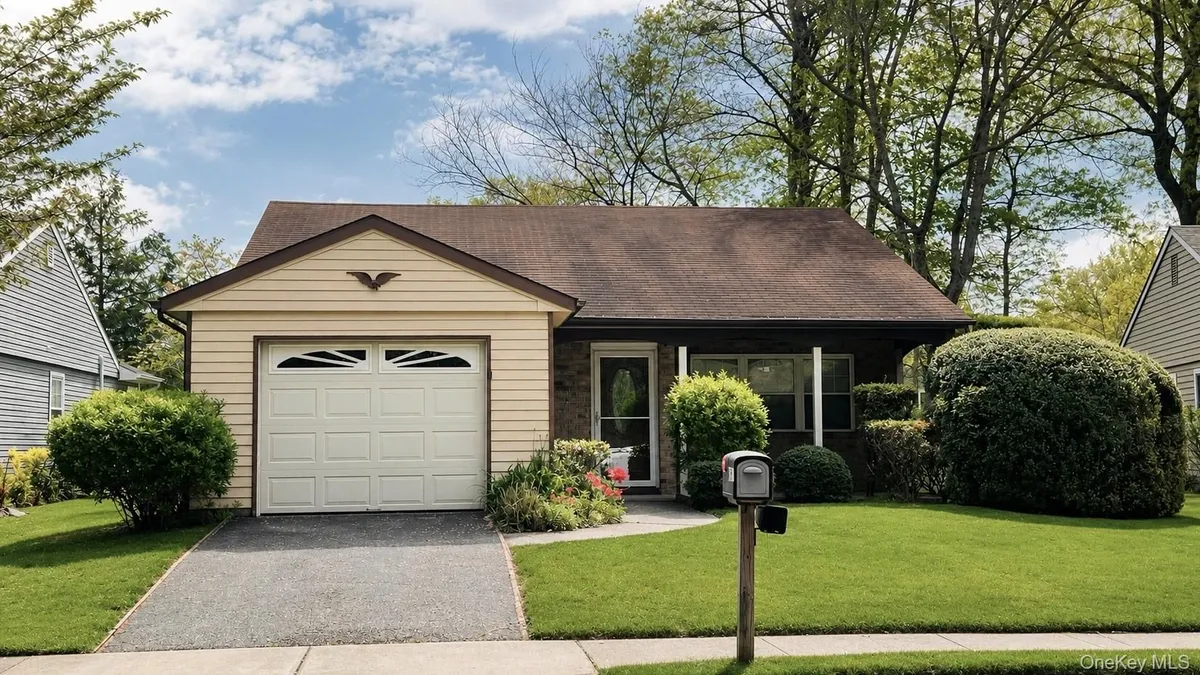 Property Slideshow image 1 of 10 | 257 edinburgh dr, Brookhaven, NY, 11961