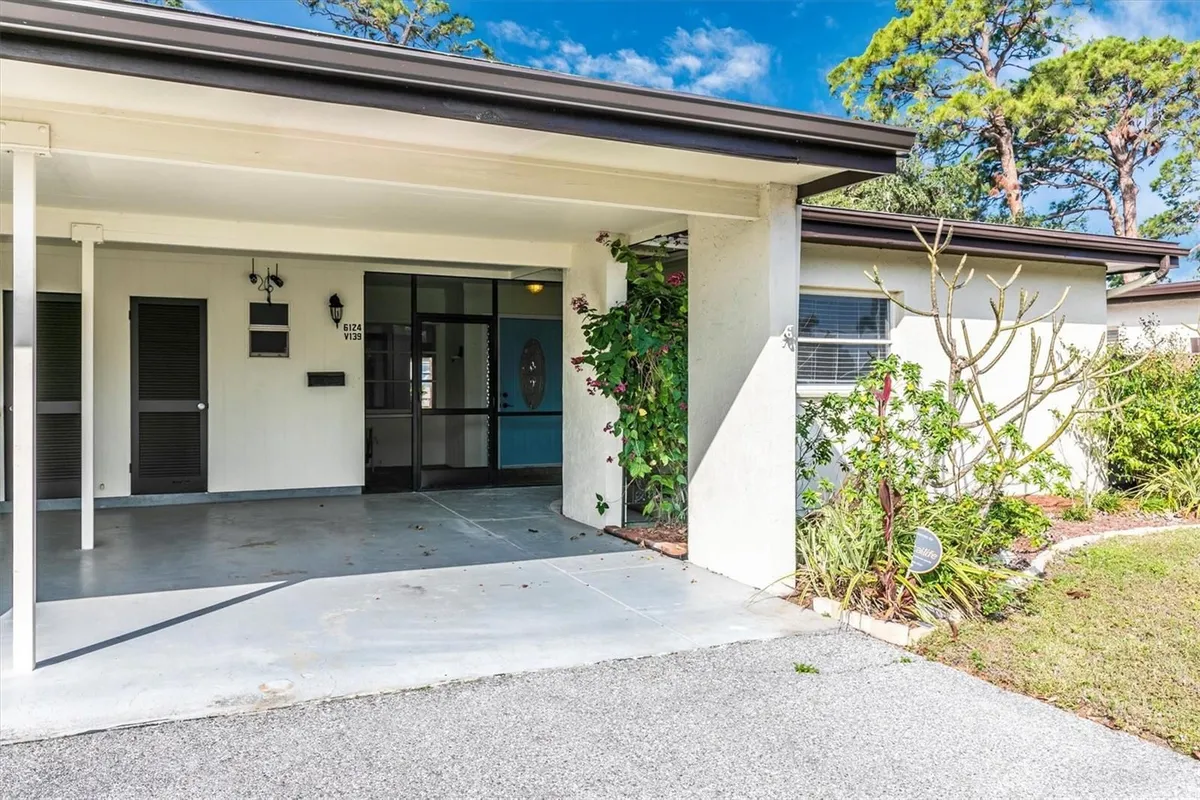 Property Slideshow image 1 of 74 | 6124 green view dr # 139, Sarasota, FL, 34231