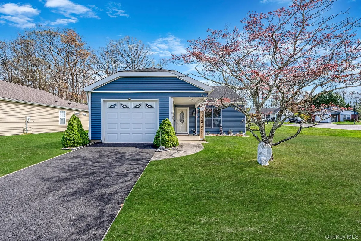 Property Slideshow image 1 of 18 | 1 avon ct, Brookhaven, NY, 11961