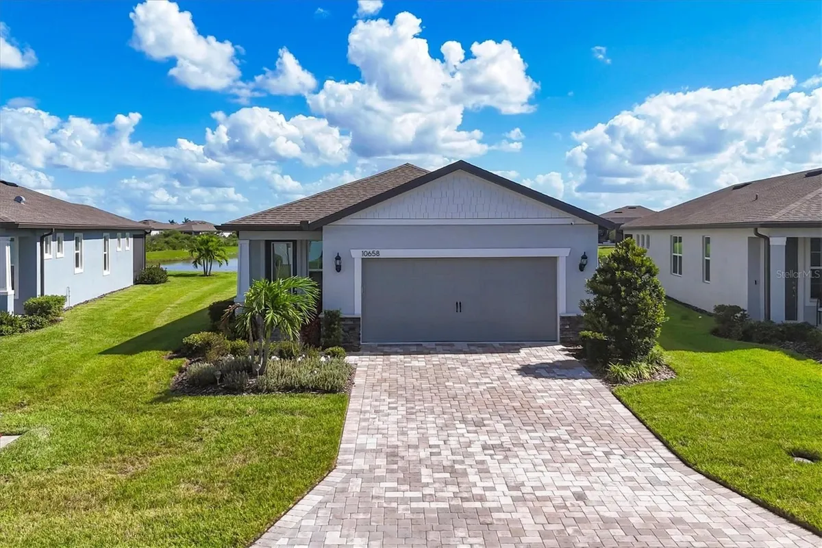 Property Slideshow image 1 of 63 | 10658 spring tide way, Parrish, FL, 34219