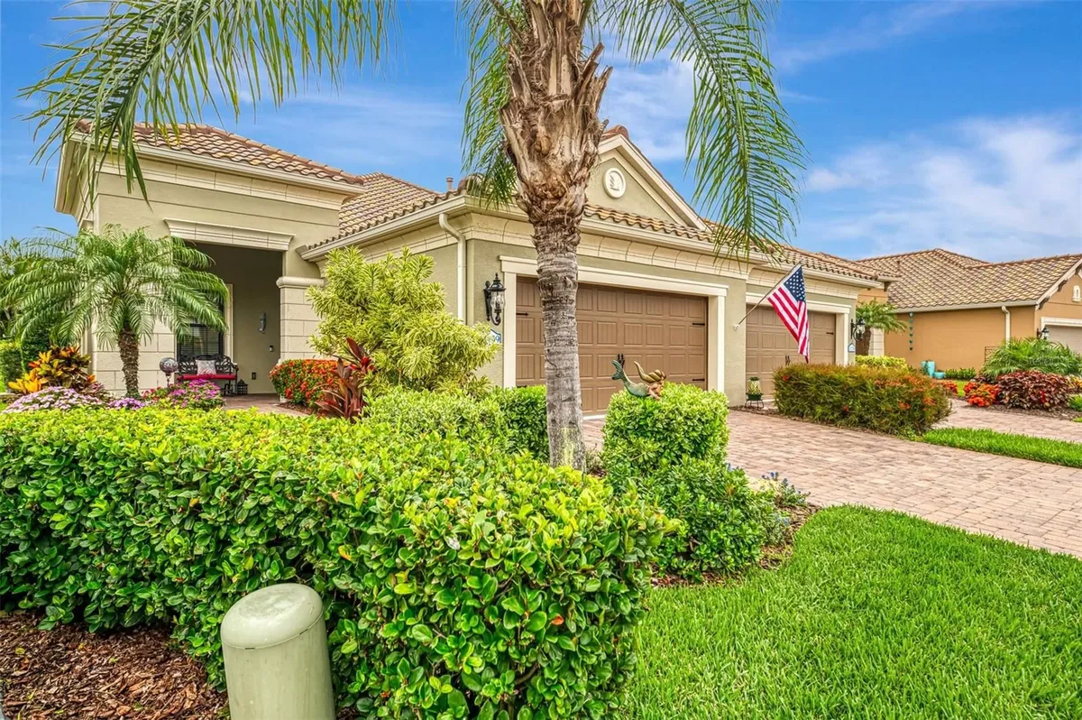 Property Slideshow image 1 of 93 | 11739 okaloosa dr, Venice, FL, 34293