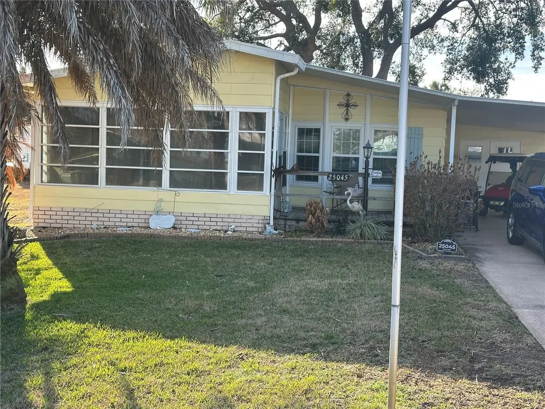 Property Slideshow image 1 of 5 | 25045 pine hl, Leesburg, FL, 34748