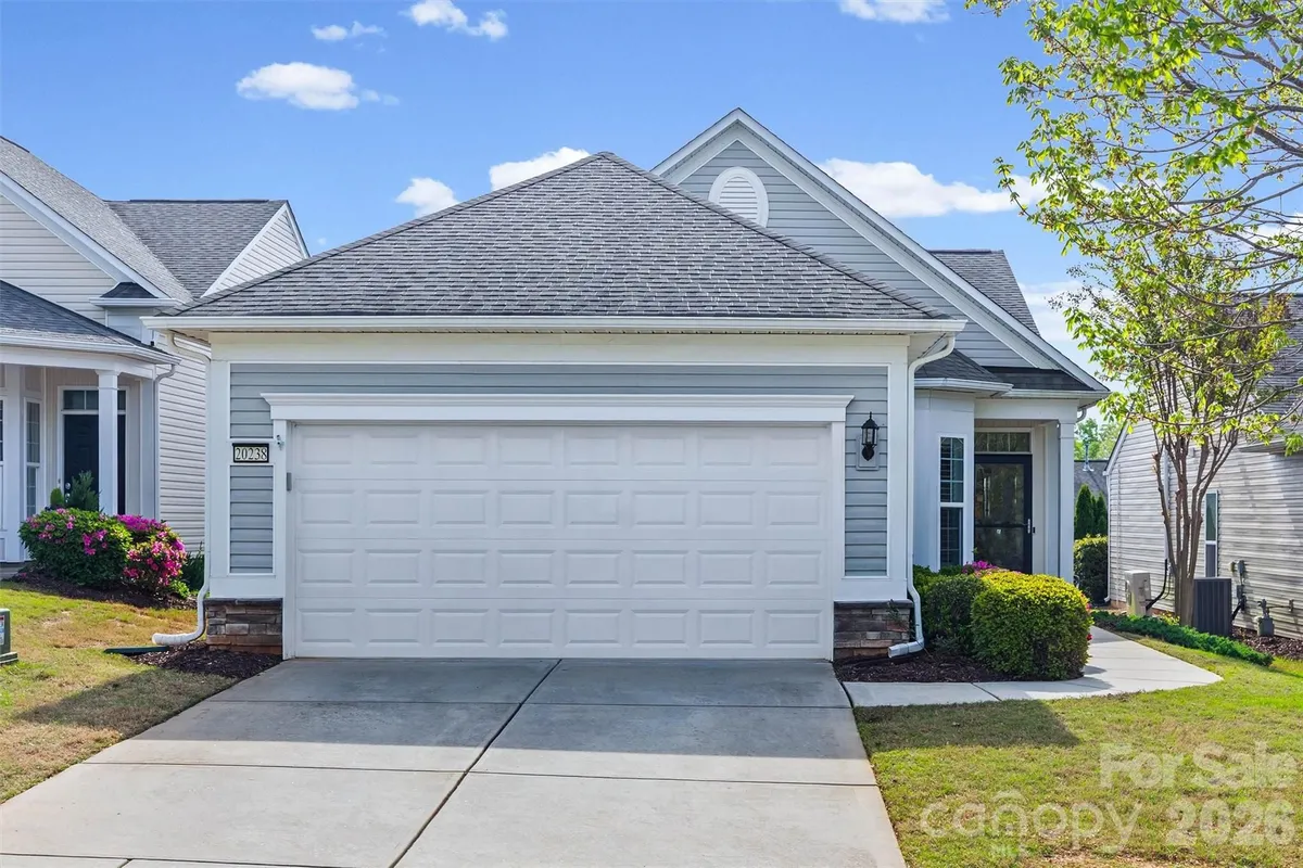 Property Slideshow image 1 of 48 | 20238 dovekie ln, Fort Mill, SC, 29707