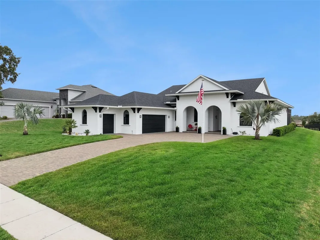 Property Slideshow image 1 of 51 | 5141 greens dr, Lady Lake, FL, 32159