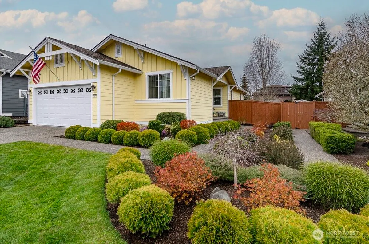 Property Slideshow image 1 of 33 | 4201 bainbridge ct, Lacey, WA, 98516