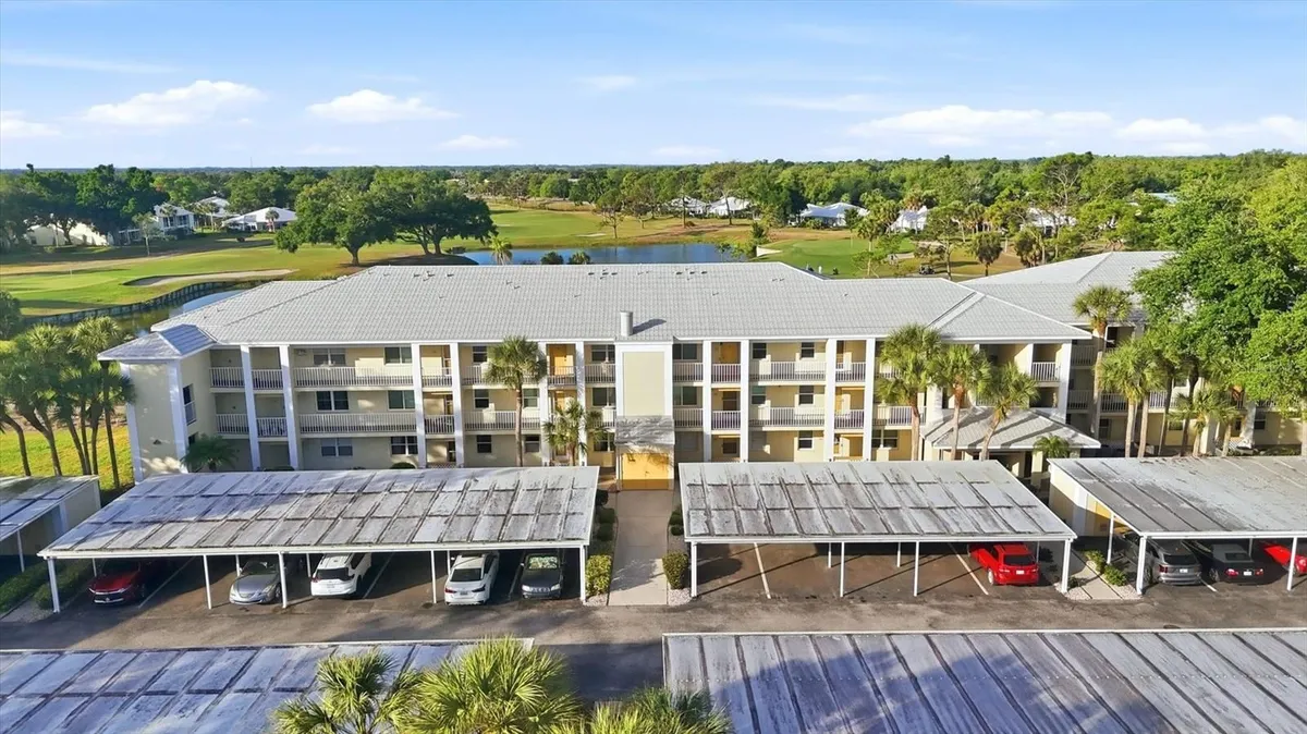 Property Slideshow image 1 of 72 | 433 cerromar ln 334, Venice, FL, 34293