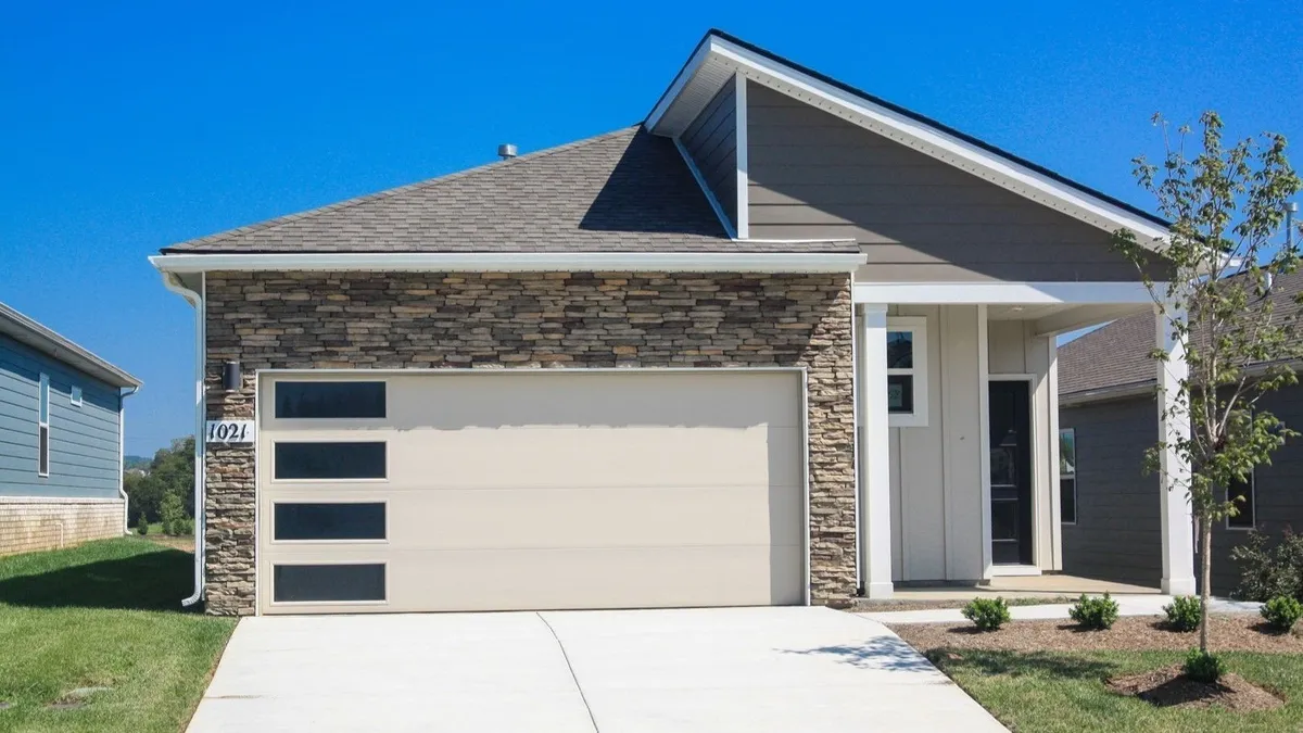 Property Slideshow image 1 of 19 | 2009 skippack pvt cir, Gallatin, TN, 37066