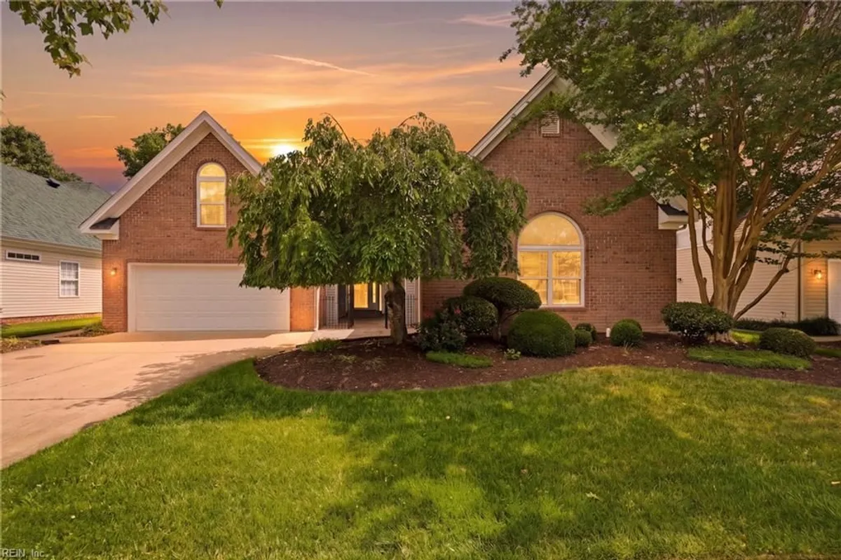 Property Slideshow image 1 of 45 | 2724 longworth ct, Virginia Beach, VA, 23456