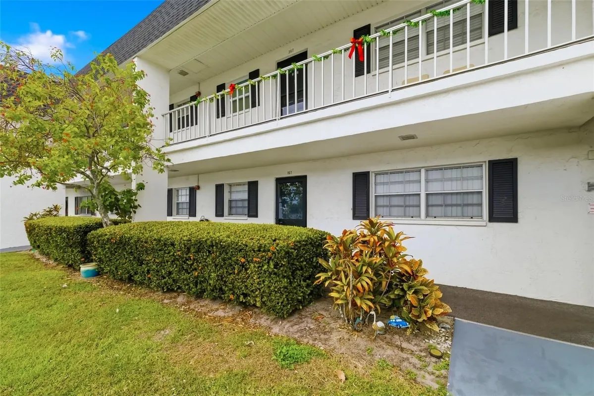 Property Slideshow image 1 of 39 | 203 47th avenue dr 167, Bradenton, FL, 34207