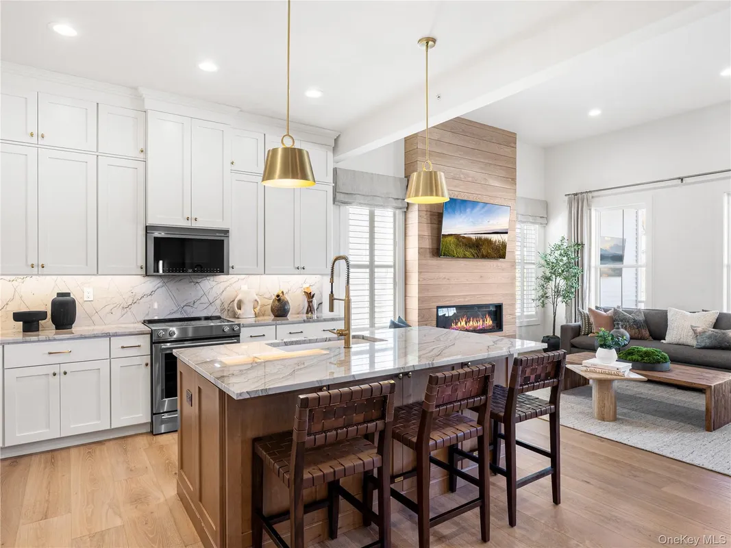 Property Slideshow image 1 of 22 | 2079 summit loop 103, Carmel, NY, 10512