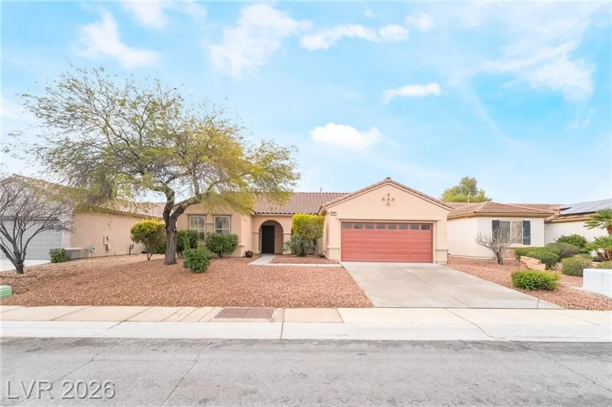 Property Slideshow image 1 of 33 | 2565 hayesville ave, Henderson, NV, 89052