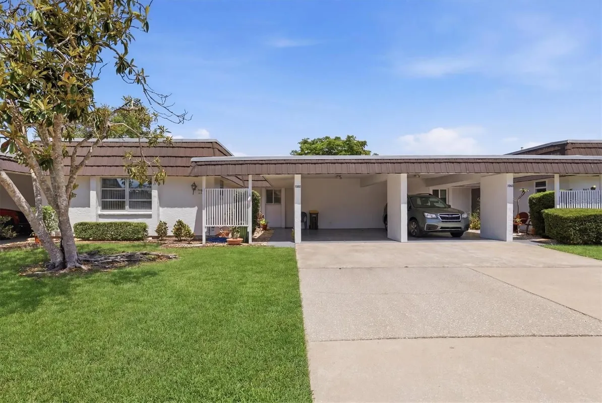 Property Slideshow image 1 of 33 | 1505 lakeside way 153, Sarasota, FL, 34232