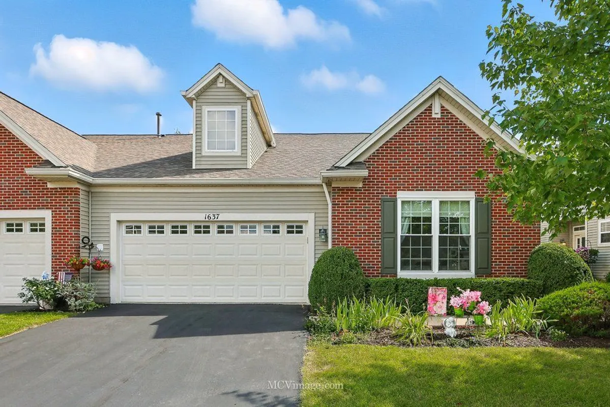 Property Slideshow image 1 of 1 | 1637 catalina ln, Aurora, IL, 60504